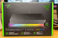 La boîte du Razer Thunderbolt 5 Dock Chroma. 