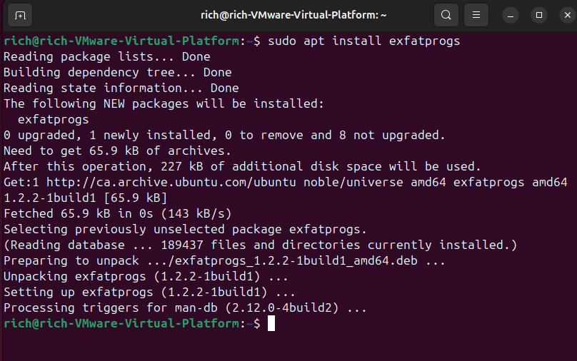 Terminal montrant l'installation réussie du paquet exfatprogs sur Ubuntu en utilisant sudo apt install exfatprogs.
